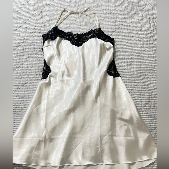 New Verge girl - lace trim backless slip dress in white Size 8 - Picture 10 of 15
